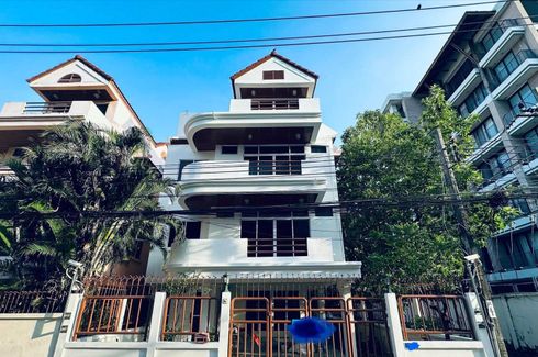 5 Bedroom House for rent in Khlong Toei Nuea, Bangkok near MRT Sukhumvit