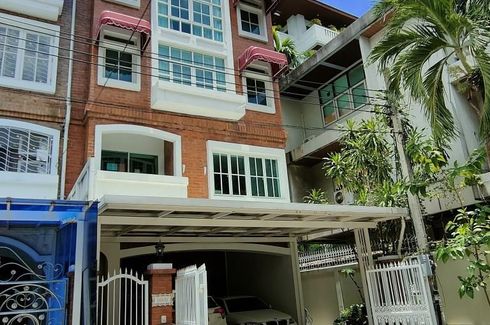 Townhouse for sale in Yenakart Residence, Chong Nonsi, Bangkok near MRT Khlong Toei