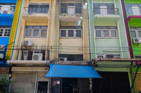 Commercial for sale in Bang Bamru, Bangkok near MRT Bang Yi Khan