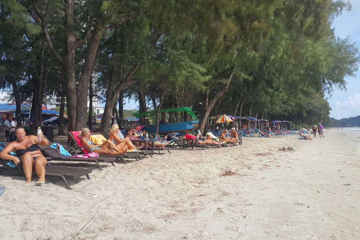 Exclusive 2Bedroom Family Condo, 86 sqm, Steps from the Beach! Unit