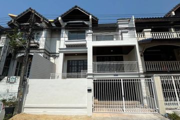 4 Bedroom Townhouse for sale in Chan Kasem, Bangkok