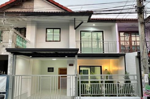 3 Bedroom Townhouse for sale in Bang Khu Rat, Nonthaburi