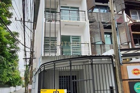 4 Bedroom Townhouse for rent in Phra Khanong Nuea, Bangkok near BTS Ekkamai