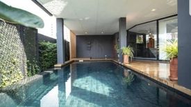 4 Bedroom House for sale in Khlong Tan Nuea, Bangkok