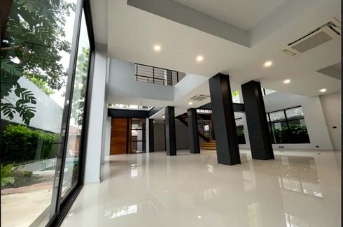 5 Bedroom House for sale in Phra Khanong Nuea, Bangkok near BTS Phra Khanong