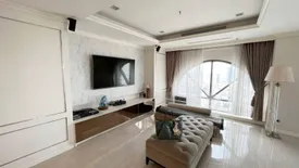 3 Bedroom Condo for sale in Nusa State Tower Condominium, Silom, Bangkok near BTS Surasak
