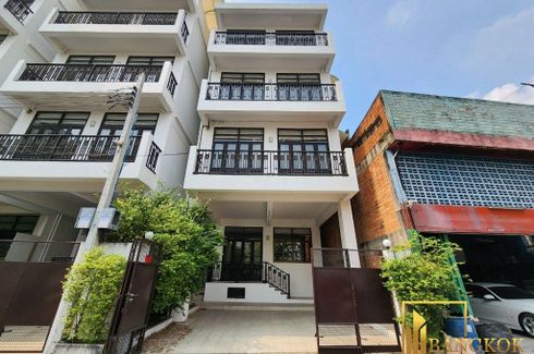 3 Bedroom Townhouse for rent in Phra Khanong Nuea, Bangkok near BTS Phra Khanong