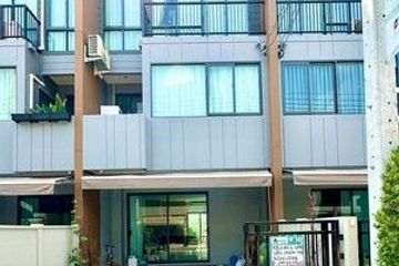 3 Bedroom Townhouse for Sale or Rent in Baan Klang Muang Sukhumvit 77, Phra Khanong, Bangkok near BTS On Nut