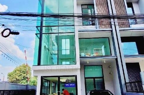 3 Bedroom Townhouse for Sale or Rent in Wang Thonglang, Bangkok near MRT Lat Phrao 71