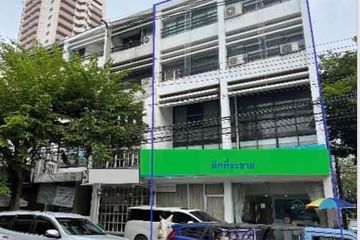Commercial for rent in Khlong Tan Nuea, Bangkok near BTS Phrom Phong