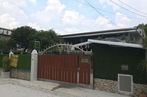 5 Bedroom House for sale in Baan Pruksachart, Saphan Sung, Bangkok near MRT Sammakon