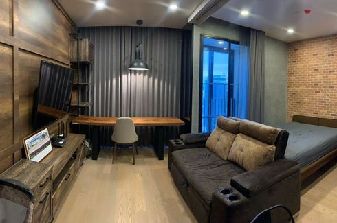 1 Bedroom Condo for rent in Si Phraya, Bangkok near MRT Sam Yan