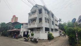 5 Bedroom House for sale in Huai Khwang, Bangkok near MRT Huai Khwang