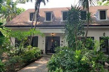 3 Bedroom House for rent in Khlong Tan Nuea, Bangkok
