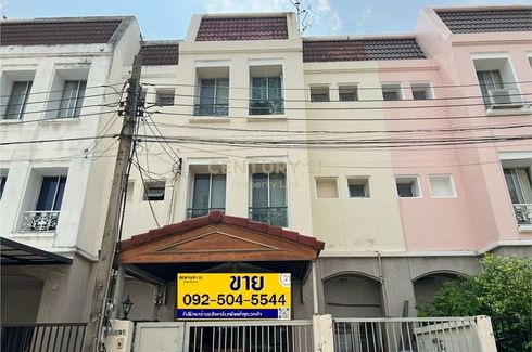 3 Bedroom Townhouse for sale in Sam Sen Nai, Bangkok near BTS Ari