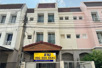 3 Bedroom Townhouse for sale in Sam Sen Nai, Bangkok near BTS Ari