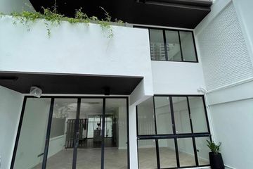 3 Bedroom Townhouse for sale in Khlong Tan Nuea, Bangkok near BTS Phrom Phong