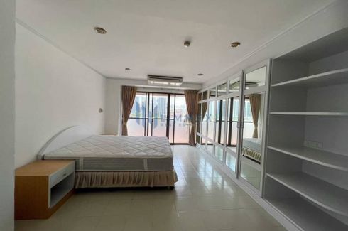2 Bedroom Condo for sale in Ruamjai Heights, Khlong Toei Nuea, Bangkok near MRT Sukhumvit