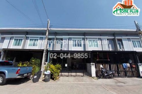 3 Bedroom Townhouse for sale in Thap Yao, Bangkok