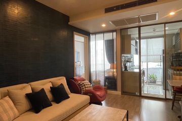 1 Bedroom Condo for sale in The Room Sathorn - TanonPun, Silom, Bangkok near BTS Surasak