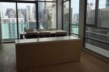 2 Bedroom Condo for sale in Si Phraya, Bangkok near MRT Sam Yan