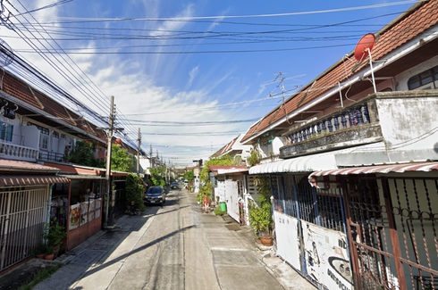 Charoen Chai Village