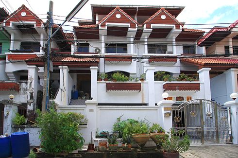 Royal Nakarin Villa