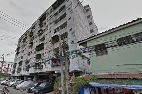 Choke Thanachai Condominium