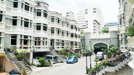 Moo Baan Chicha Castle