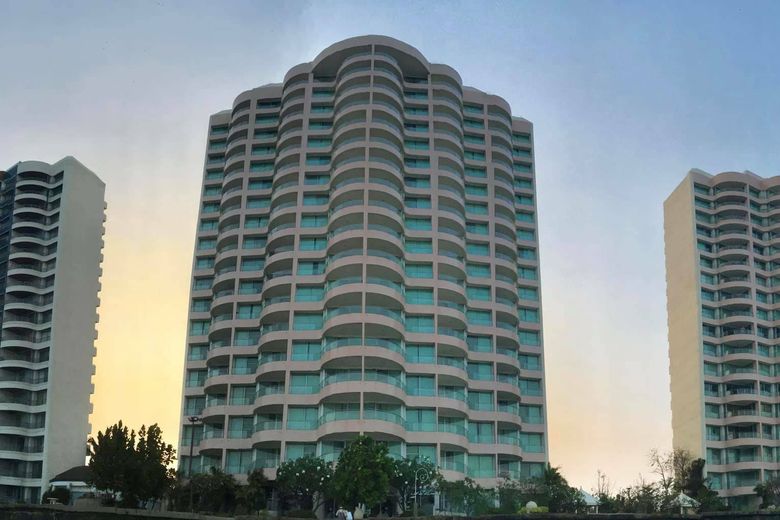 Cha am long beach condominium