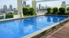 Sathorn Plus On The Pond