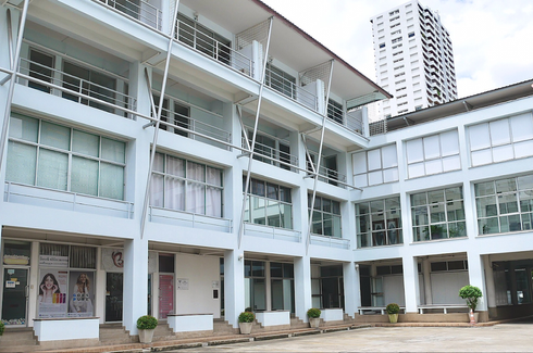 Metha Wattana Building